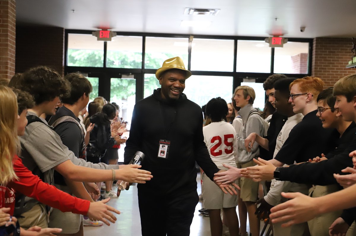 FPDSMacon's tweet photo. Thank you, Coach Moore and Mrs. A, for your dedication and devotion to FPD! Viking Nation is going to miss you next year. We love you both and are so thankful for you and the impact you made on our Middle School. #HeIsGreater #ProudToBeAViking https://t.co/k4uGCwKq57
