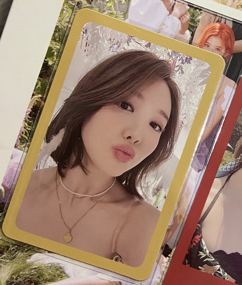 defnotgyu_'s tweet photo. 🗯 mini ph giveaway ! 🥳

— 1 winner of 50 pesos gcash
— 1 winner of Nayeon M&amp;M PC 

- mbf
- like &amp; rt 

will end sa May 15! 🫶🏻 https://t.co/pQp0bp0CV2