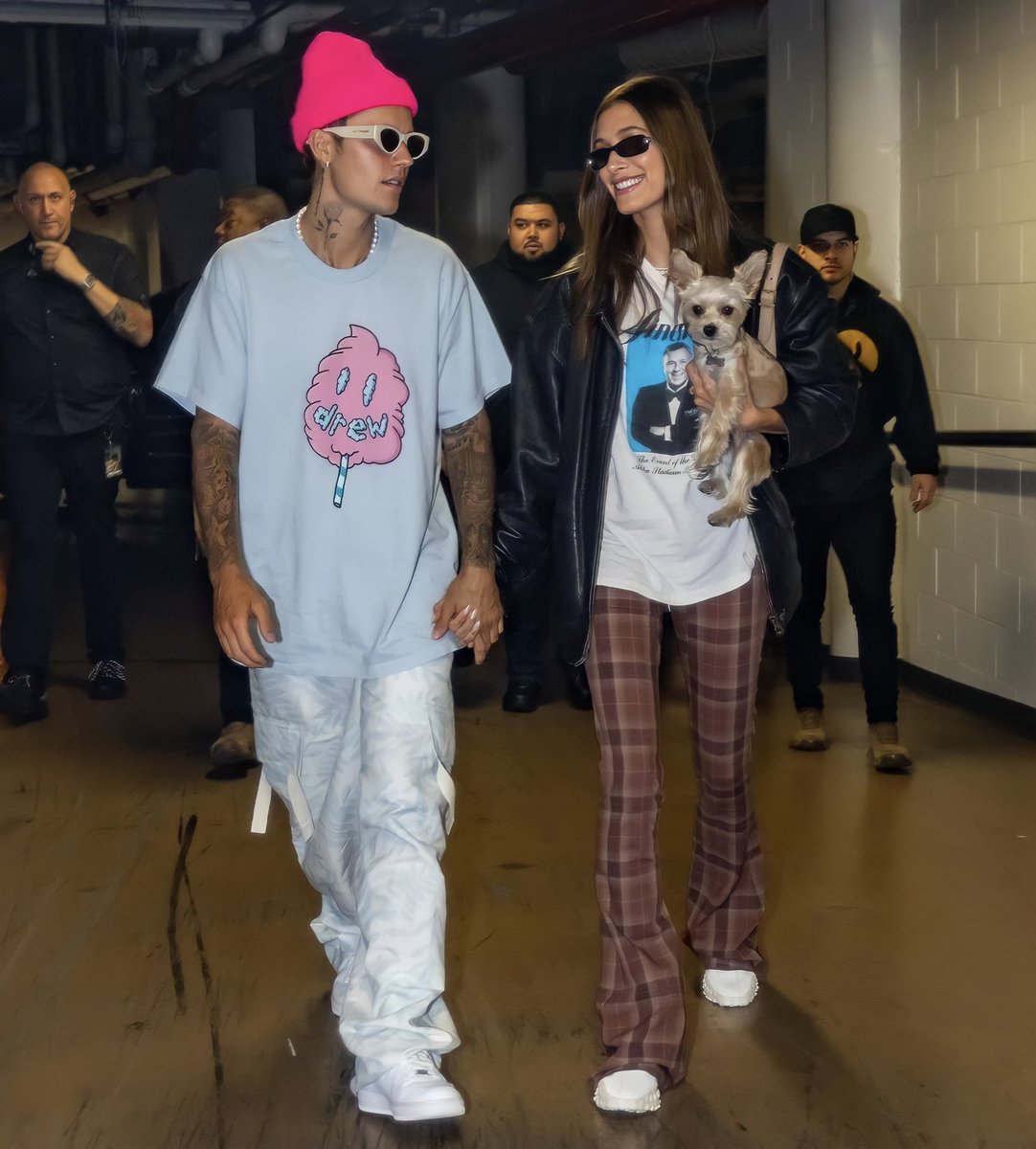 JAILEYSWRLD's tweet photo. justin and hailey bieber 🖤 https://t.co/24sBjp69HU