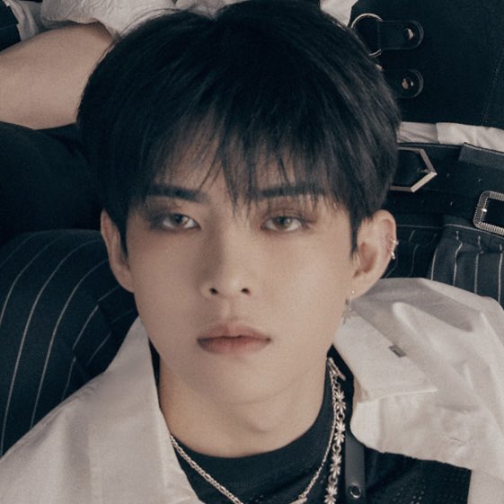 놀랍게도 동일인물