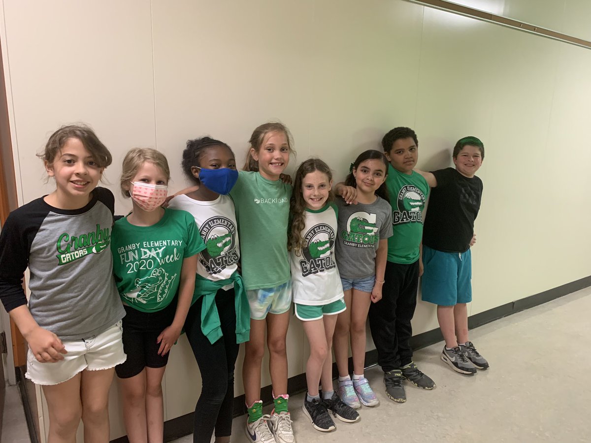 GranbyThird's tweet photo. Granby Spirit Day 🐊 @GranbyGators https://t.co/y2wcljvrCF