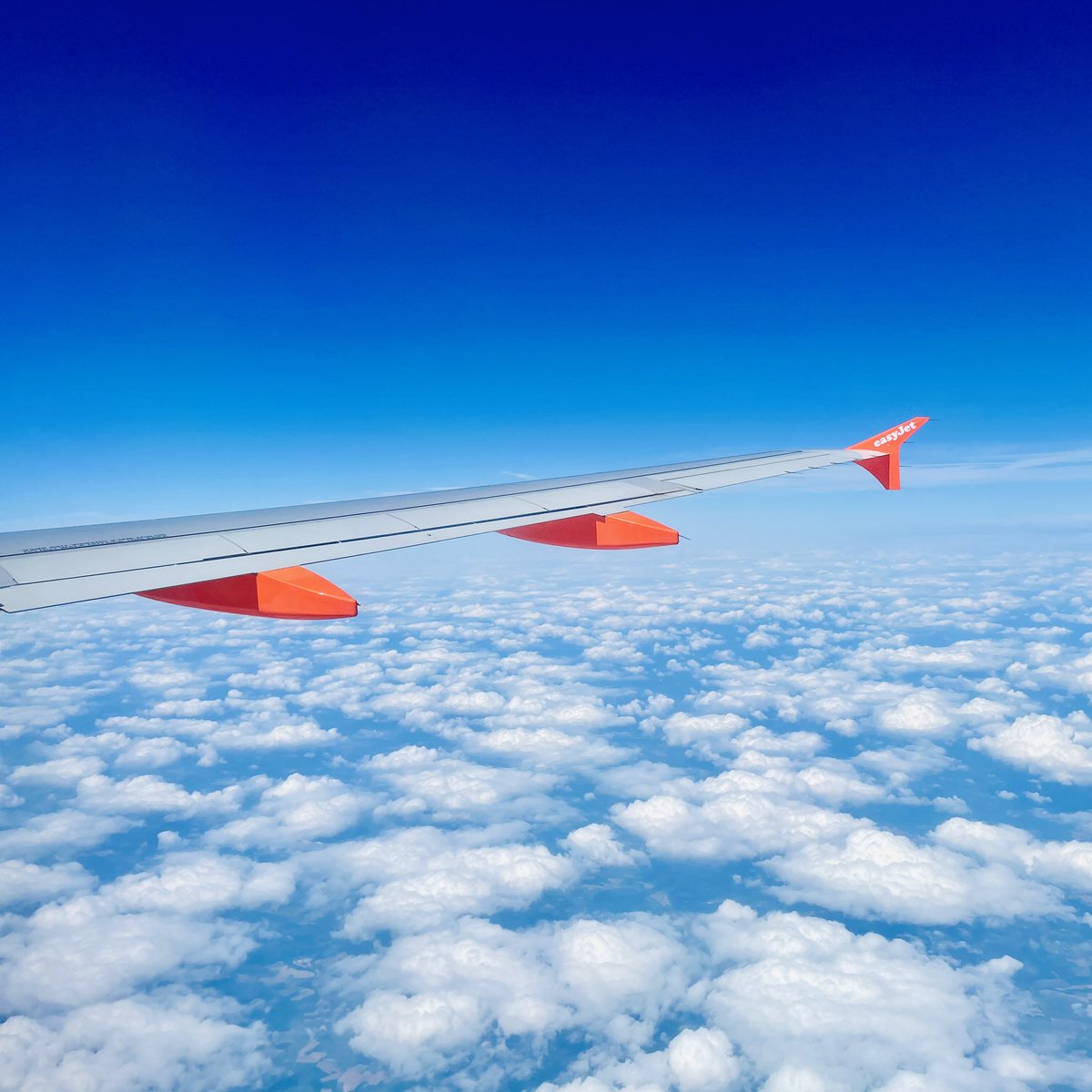 RichMacpherson's tweet photo. Happy #WingsFriday everyone! Just landed back in the UK after a great week in Toulouse 🇫🇷 #WeMakeItFly Thanks for a great flight @easyJet ✈️ https://t.co/57NlDzWPv2