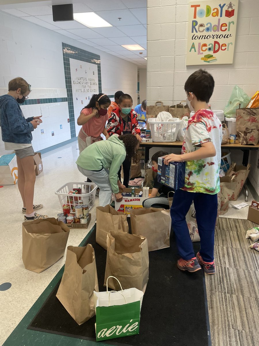 HWES_MrsEpps's tweet photo. Fourth graders participate in #servicelearning @HuntersWoodsES to organize Stuff the Bus donations for the SLHS food pantry @FCPSRegion1 #globalandethicalcitizens #4thgraderocks #gooddayswork https://t.co/HNNFC2qTXG