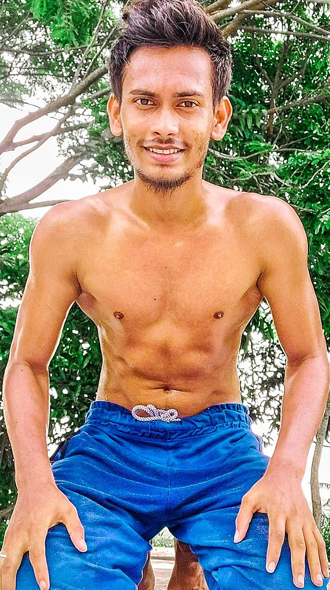 My YouTube channel has just crossed 1k subs! #1kcreator goo.gl/VptRDI