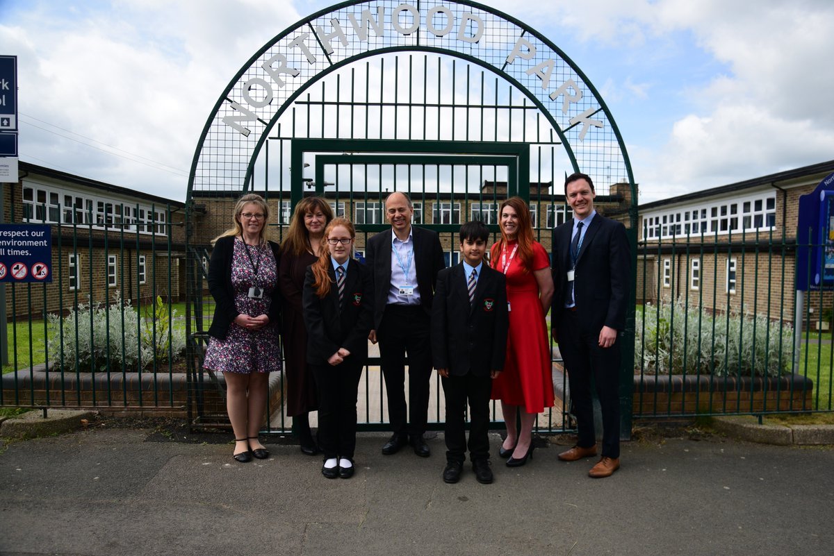 Delighted to host <a href="/AndrewWarrenUK/">Andrew Warren</a>  Regional Schools Commissioner, at Northwood Park today, to discuss our plans for the future and all things SHINE! @RSCWestMids