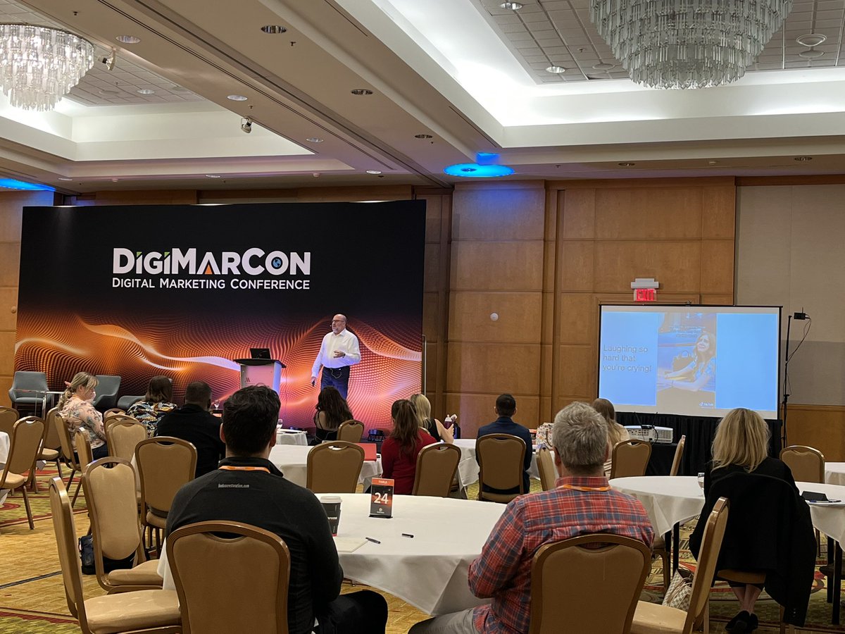 jas3311's tweet photo. Day 2 of #DigiMarConCanada in #Toronto. Talking about Content Marketing &amp; the War for Attention: The Rise of Rich Media and How to Work Smarter With You. @DigiMarCon #DigitalMarketing https://t.co/MfAdOHWXXS
