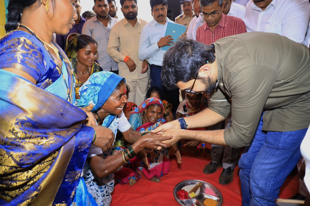 महादरवाजा, घोटी व मेटघर येथील पाणी समस्या सोडवण्यासाठी पाण्याचे टँकर पाठवण्याबरोबरच विहिरीतून पाणी वर येण्यासाठी बसविण्यात आलेल्या पंपाची पाहणी केली. तसेच तातडीने तेथे पाण्याच्या टाक्या बसवून पाणीपुरवठाही सुरू केला. येथे जलजीवन मिशन योजनेचे काम सुरू झाले असून ते लवकरच पूर्ण होईल.