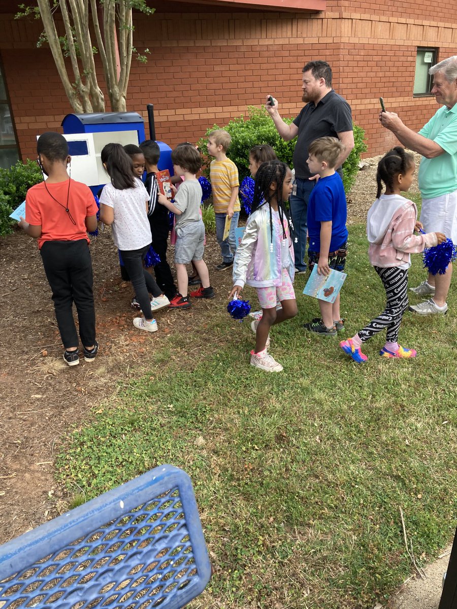 PrincipalKenne1's tweet photo. KES Ribbon Cutting for Finnegan Express Little Library, Story Walk, and Learning Commons Certification ❤️😊 https://t.co/ss4MID4nOA