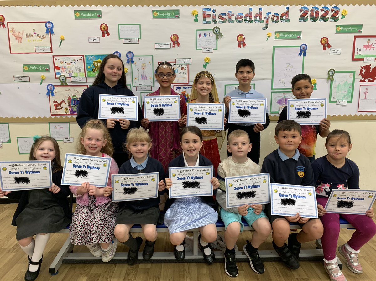 Griff_DEPUTY's tweet photo. We were all together for Celebration Assembly today &amp; it was amazing! Congratulations to all our certificate winners &amp; 1T for having the highest attendance. The most tocyn cymraeg went to Y1 &amp; Y4 👏👏👏@Griff_HEAD https://t.co/nC6mZLcuPT