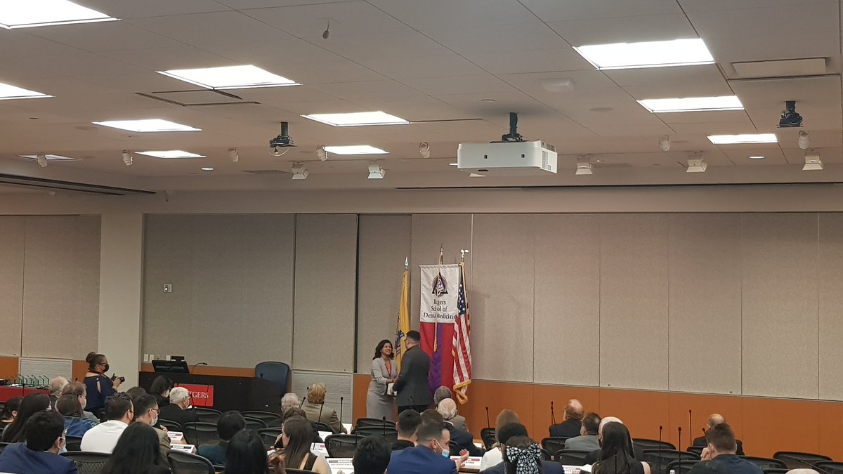 rutgers_dental's tweet photo. Congratulations to all the #award recipients in #RSDM Class of 2022! 🎉🏆
#rsdm2022
#graduation
#rutgers
#dentists https://t.co/2FhvMbsAFa