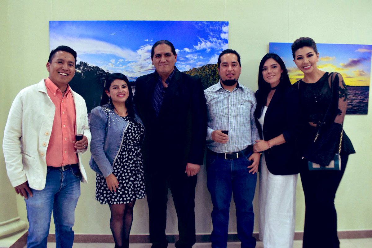 LetiCueva's tweet photo. #Infinitud El lugar de los cuatro elementos. 👏👏
Mucho orgullo sentimos por Usted, maestro @rogoarte. Gracias por transmitir y sembrar arte en Loja y el país.
👀 La muestra fotográfica se encuentra expuesta en la sala Eduardo Kigman de la @cculturaloja https://t.co/rgNvGjiRVt