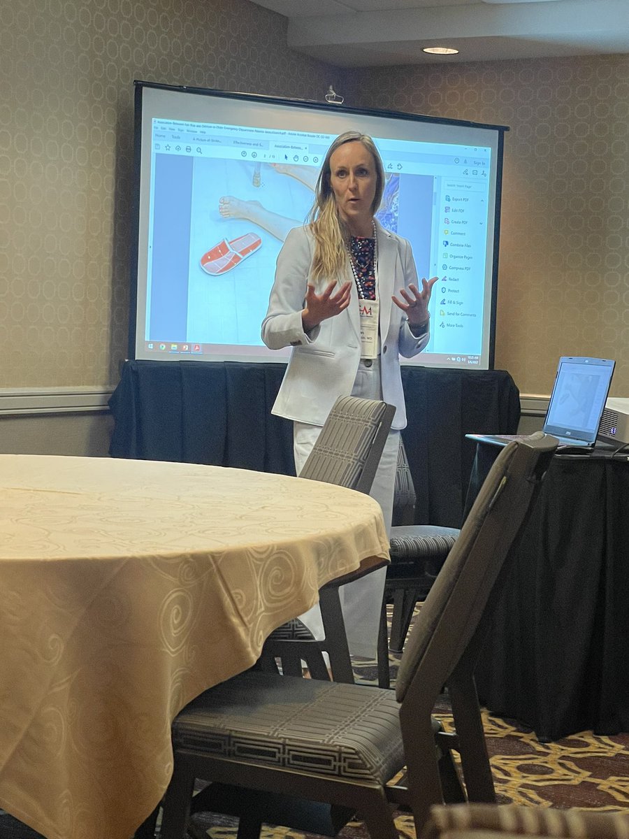 Excellent talk <a href="/SAEMonline/">SAEM</a> #SAEM22 from <a href="/StanichJessica/">Jessica Stanich</a> of <a href="/MayoClinicEM/">Mayo Clinic Emergency Medicine</a> regarding delirium and fall risk, found that 88% of falls in patients 75+ had #delirium. How do we better identify high risk pts in the #EmergencyDepartment?