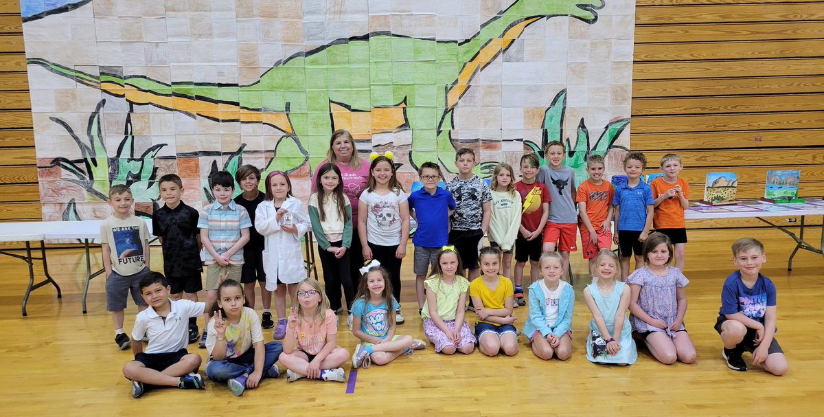 LynnRaphael's tweet photo. Extinct Animal Day was a great success @KenstonTES #kenstoninspired https://t.co/muC72JH0B5