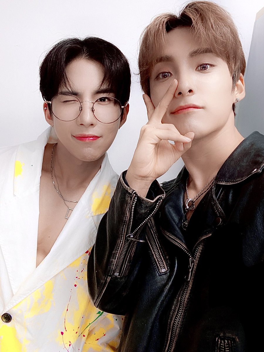 T_als32's tweet photo. WowJun.. JunWow..?
♥️💜
#ACE #에이스 #WowJun #JunWow #ACE_Junhee #ACE_Wow #ACE_Sehyoon @official_ACE7 https://t.co/SBh88dD758