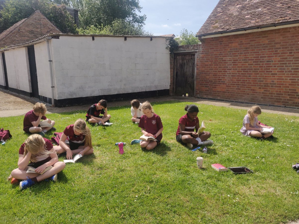 AshfoldEnglish's tweet photo. What's even lovelier is that all of Forms 1-6 have ERICS time simultaneously on Thursdays and Fridays, so we have the whole of the prep school reading at once! Now - how do we get all the teachers involved too??
Featured: Forms 2, 3 &amp; 5
#wearetogether #weareAshfold @AshfoldSchool https://t.co/88g6KKnsl2