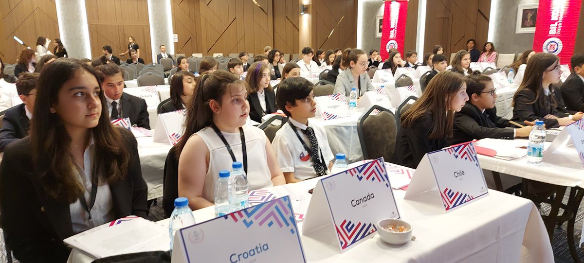 bilkolejleri's tweet photo. Committees consisting of BİL College students convened at the BİLMUN Conference. Country delegates started to give opening speeches about natural disasters and crises.
#bilmun https://t.co/IjjSsTvT4s