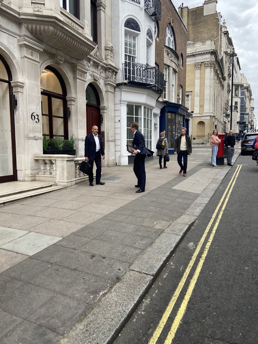 bartholomewls's tweet photo. Does anyone recognise either of the individuals in these pictures?One of them (very drunk) carried out serious criminal damage to a vehicle in St. James’s Place, London SW1 on Thursday 12th at around 6pm. The police are wanting to speak with both. Name/Shame https://t.co/Xl33jsAOit