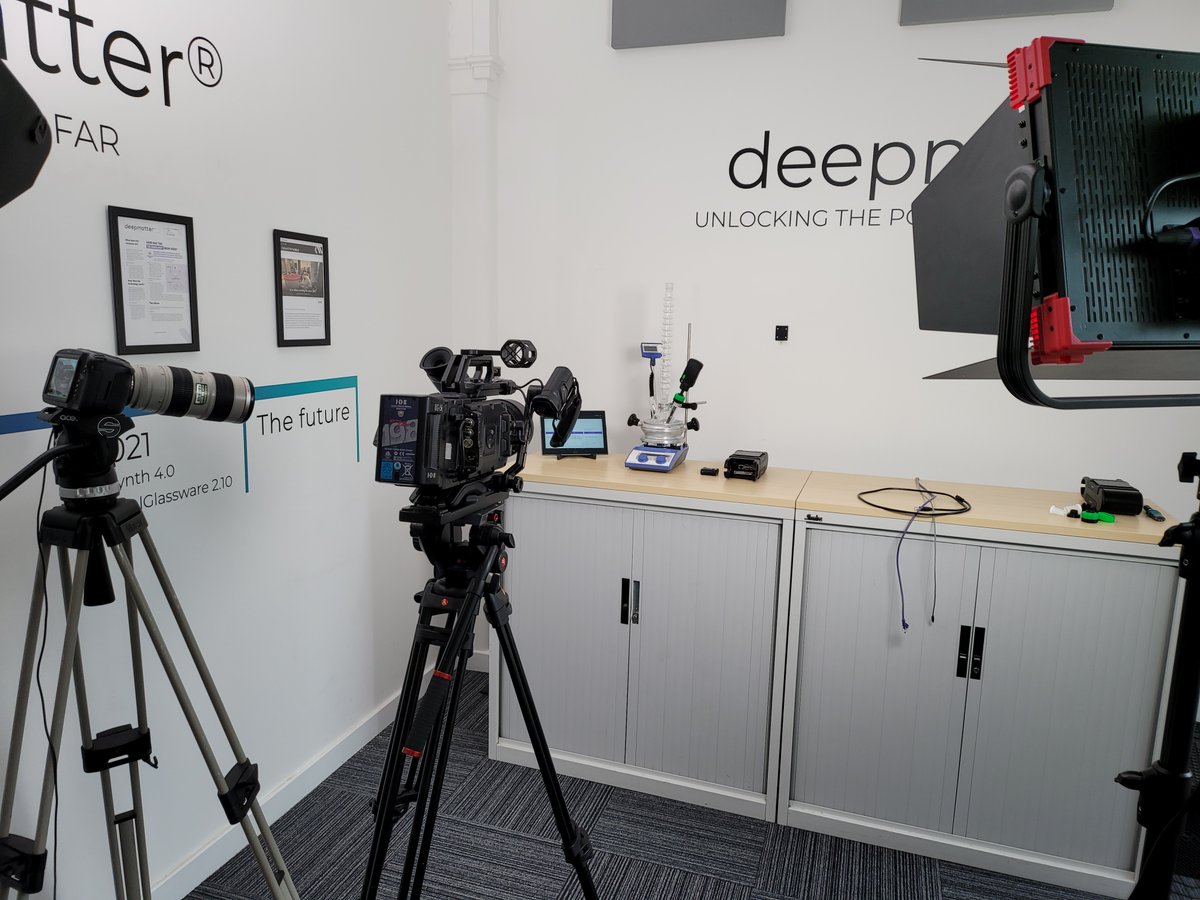 Chemailtd's tweet photo. A very exciting week of filming in the Glasgow office. Check out some of our behind the scenes photos! 

#digitisingchemistry #digitalglassware #deepmatter #thefutureofchemistry https://t.co/hik56iw3HA