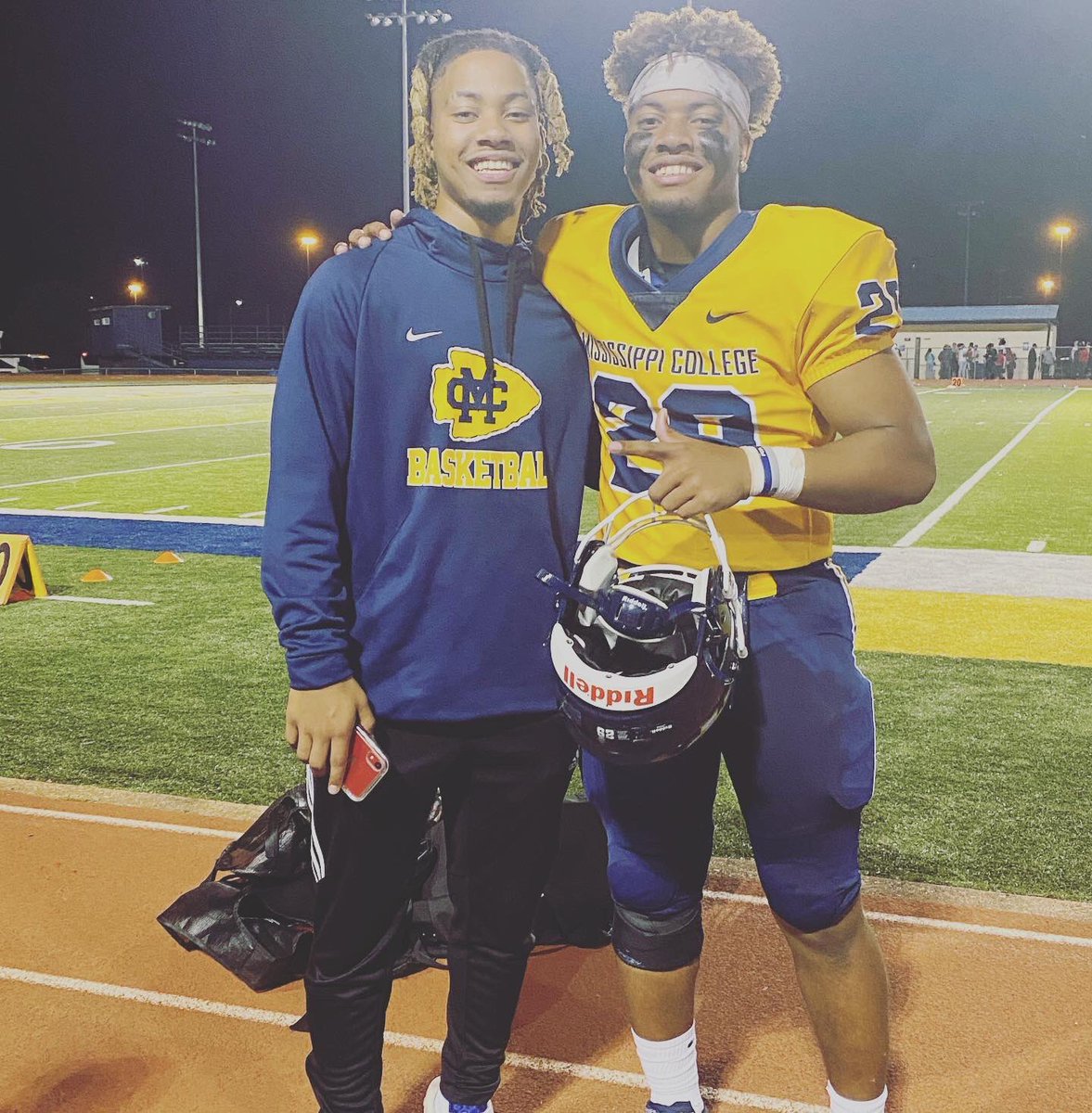 CoachHector25's tweet photo. Happy B-day to the person who has stuck by my side since day 1. Words can’t describe how proud of this guy I am and how honored I am to call him my brother. #BIG21 #tillthewheelsfalloff 🤞🏽@Matthector10 https://t.co/n6Jd5PN5hY