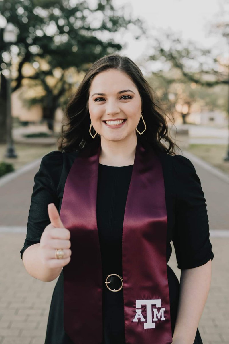 kacieattlee's tweet photo. #TAMUgrad https://t.co/PxVRrd9EaC