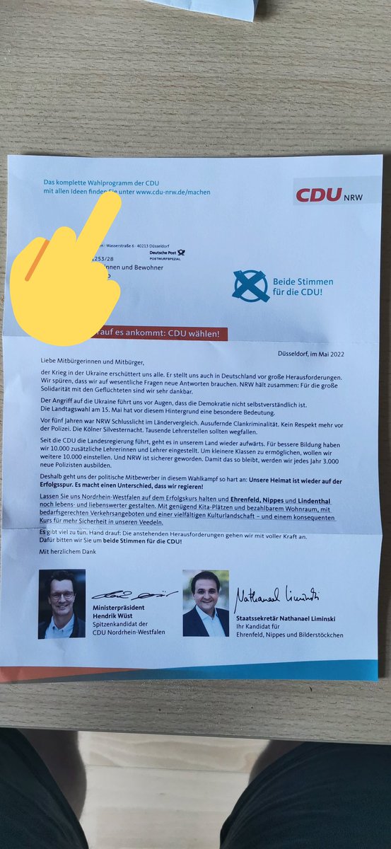 Netzwhatshesaid's tweet photo. @CDUNRW_de Raus aus meinem Briefkasten! Eure rückwärtsgewandte Politik wird sich NIE ändern. Ich weiß welche Zielgruppe euch mit diesen Einwürfen am "Herzen" (Wahlurne) liegt. Lasst Oma und Opa in Ruhe! 🖕Wie schäbig, auch noch mit dem #UkraineKrieg #Angstwahlkampf zu betreiben. https://t.co/wOLyAdEcU9