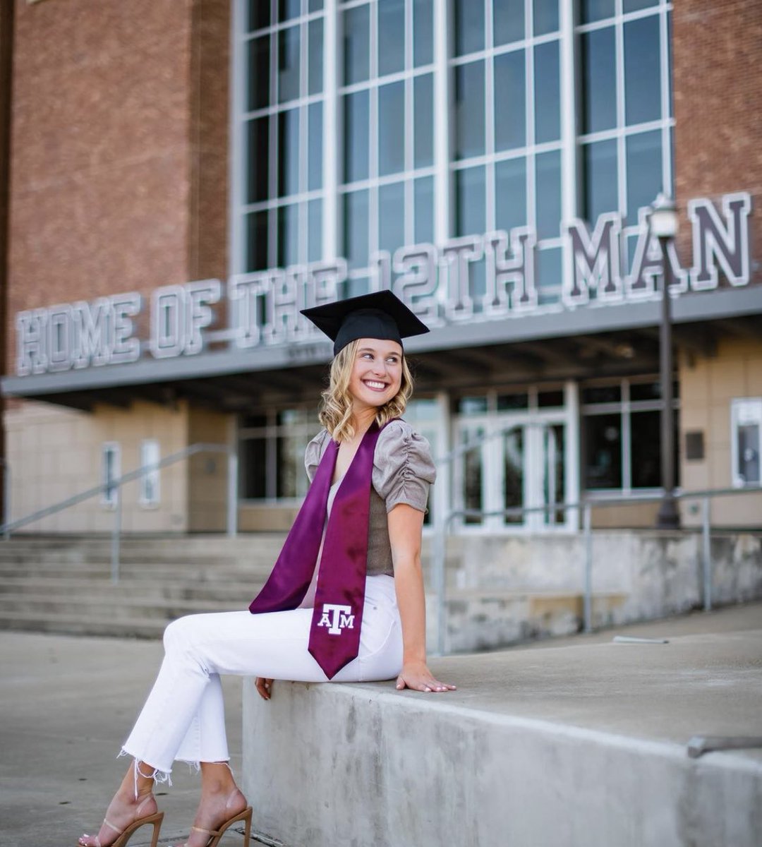 samcastranova's tweet photo. #TAMUGRAD https://t.co/3rSFTJxD0F