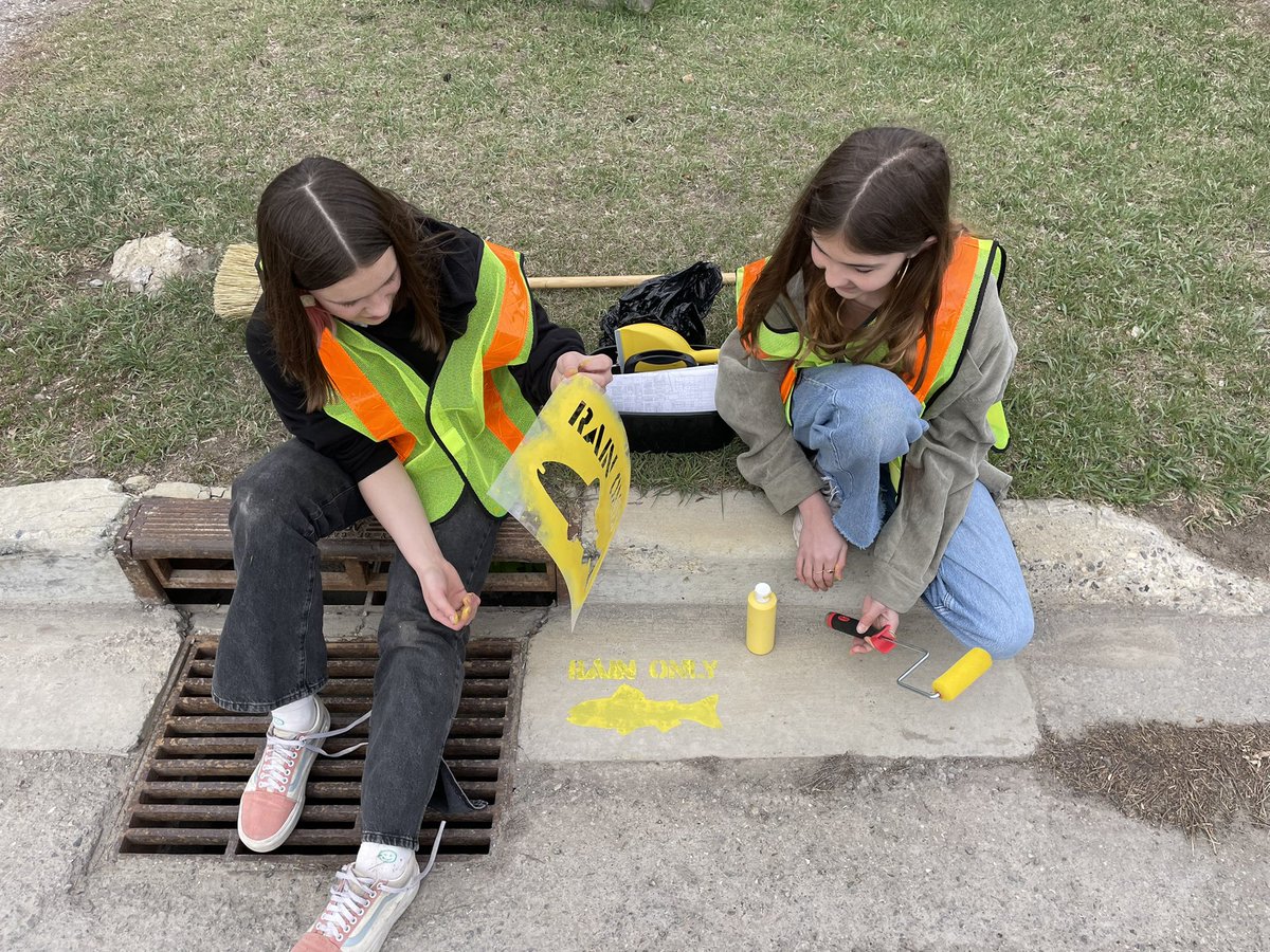 oilfieldsschool's tweet photo. OHS Back to Earth club kids educating the community about their watershed and caring for it through the Yellow Fish Road Program. #troutunlimited The kids used grant money to buy materials that they earned this winter attending online learning seminars on climate change. https://t.co/MmAvfQbnAp