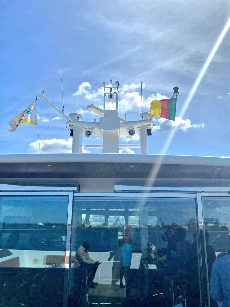 diplocam_minrex's tweet photo. Ils y ont été reçus par le Directeur International dudit Port, avec lequel ils se sont entretenus au cours d'une croisière, à bord du Catamaran de prestige affrété a cet effet. https://t.co/5X2x51R4Aj
