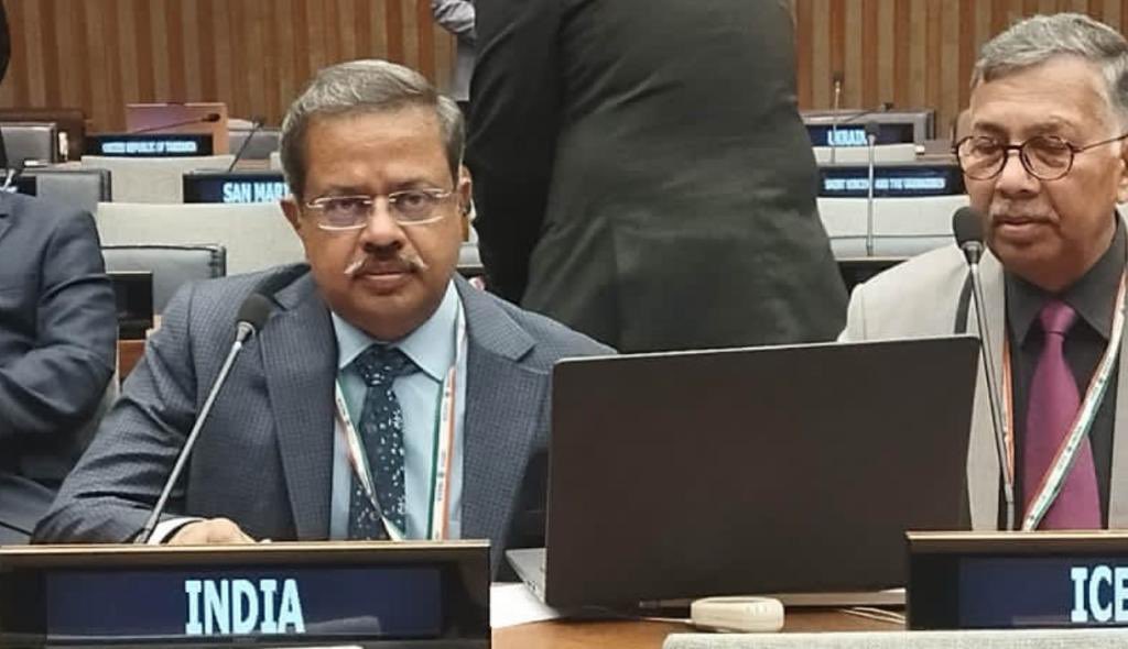 moefcc's tweet photo. Indian delegation led by Shri CP Goyal DGF&amp;SS, held Successful negotiations with delegations of several other countries to convince them about the stand taken by India to oppose inclusion of Glasgow Declaration of Forests as an important part of omnibus declaration of UNFF 2022. https://t.co/B8rcszyGhS