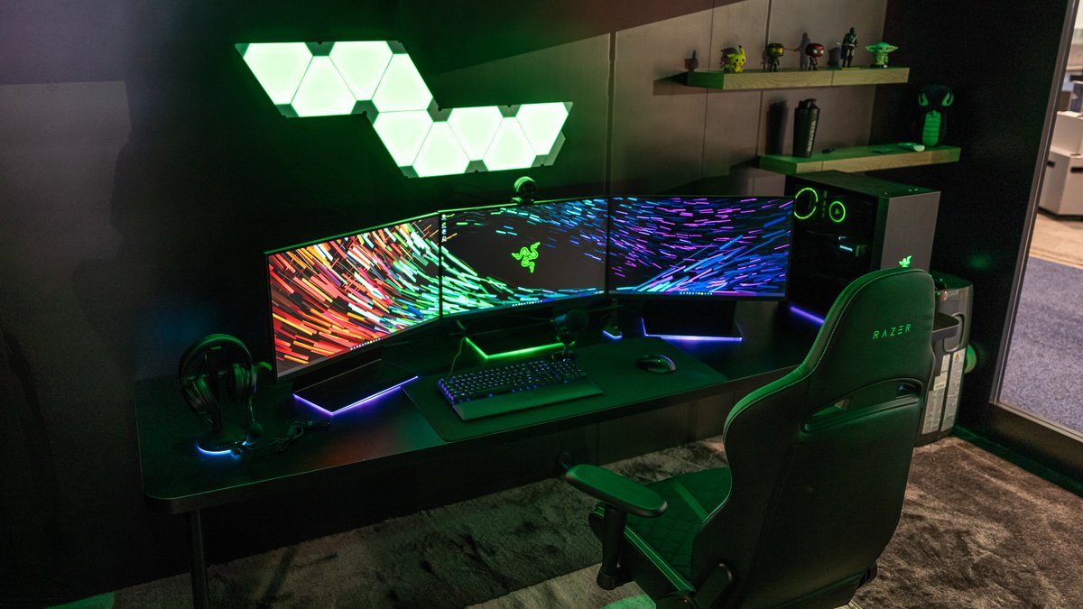 RazerGermany's tweet image. Du bekommst dieses Setup kostenlos, musst es aber mit deinem @2 teilen.

Würdest du? 👀