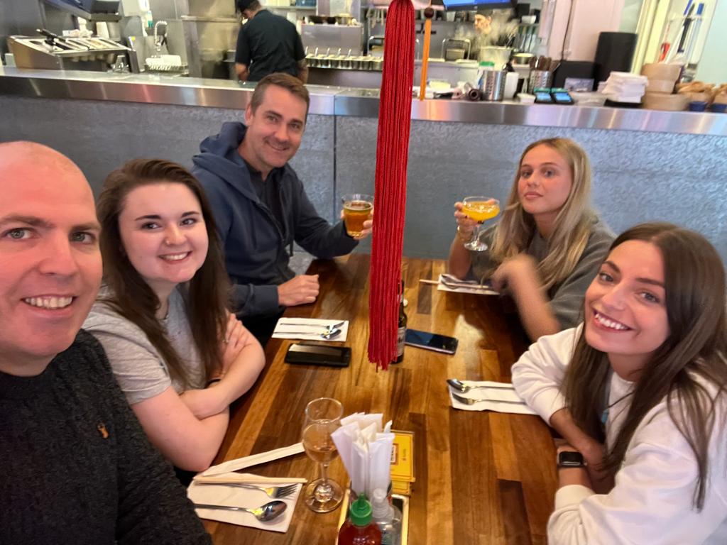GetRecruitedJob's tweet image. Another successful Lunch Club this week to reward our top performers! 🍜🍤🥡

Some of us might have eyes bigger than their belly and carried home half their dinner... 

#lunchclub #incentives #recruitment #recruiting