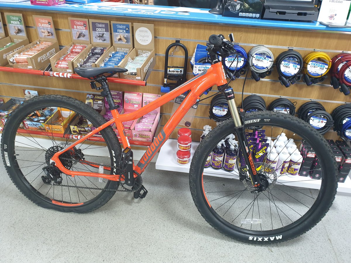 STOLEN BIKE ALERT :orange Voodoo stolen 16:00 on 13th May from  #veloeye #beatthethieves #stolenbike