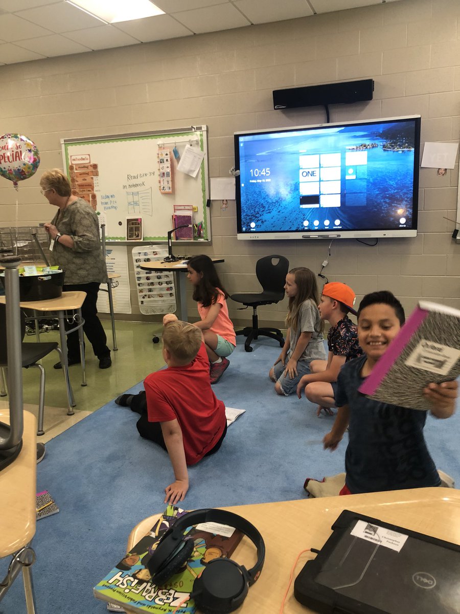 Testing season isn’t so bad when you have a great school community. The Ss loved seeing their old immersion teacher &amp; peers cheer them on for next week! We’re ready! #cesaviators <a href="/CESAviators/">Centerville Aviators</a>