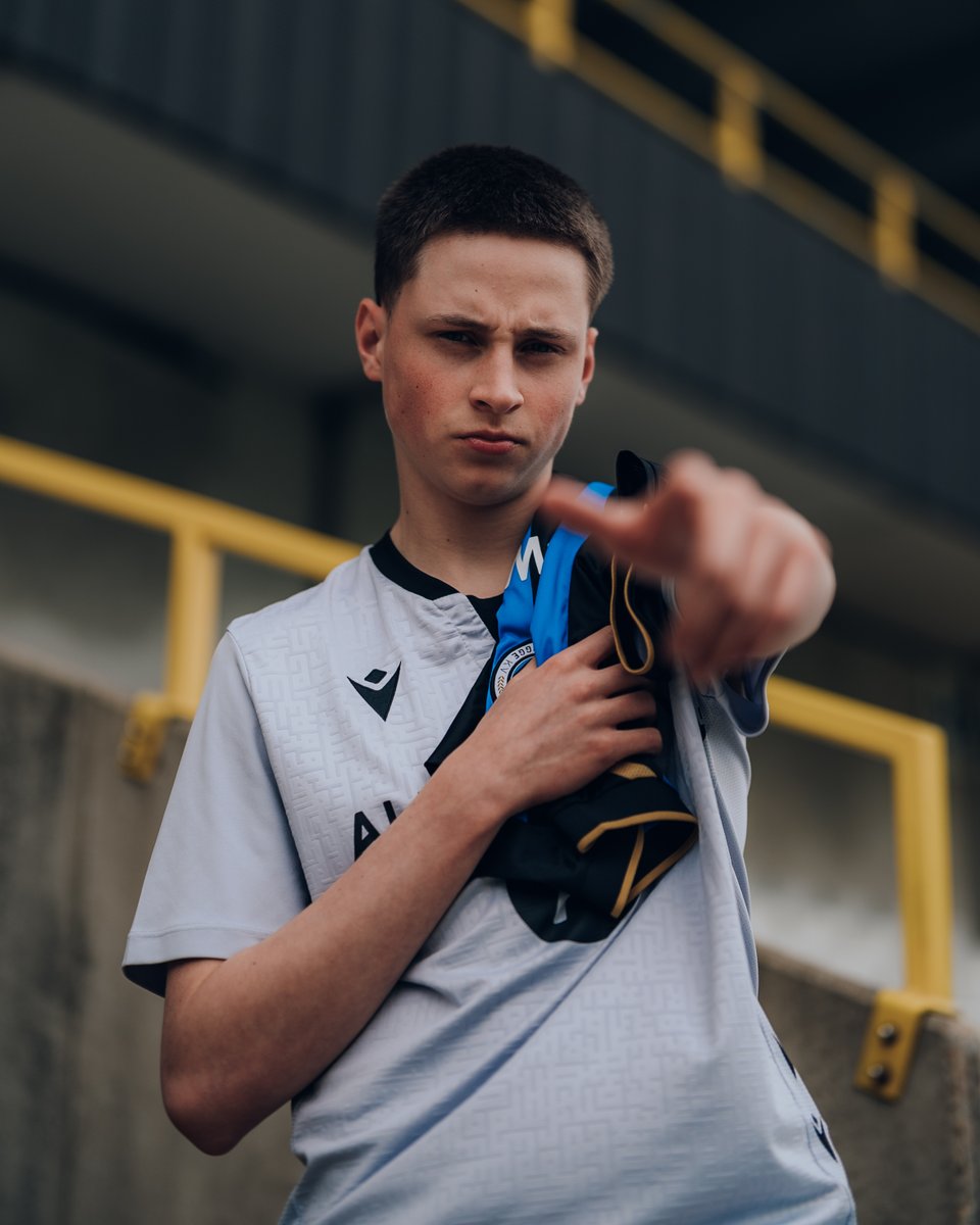 ClubNxt's tweet image. 𝐍𝐗𝐓 steps! 👣 Congrats, Axl! ✨ #FirstContract #ClubNXT