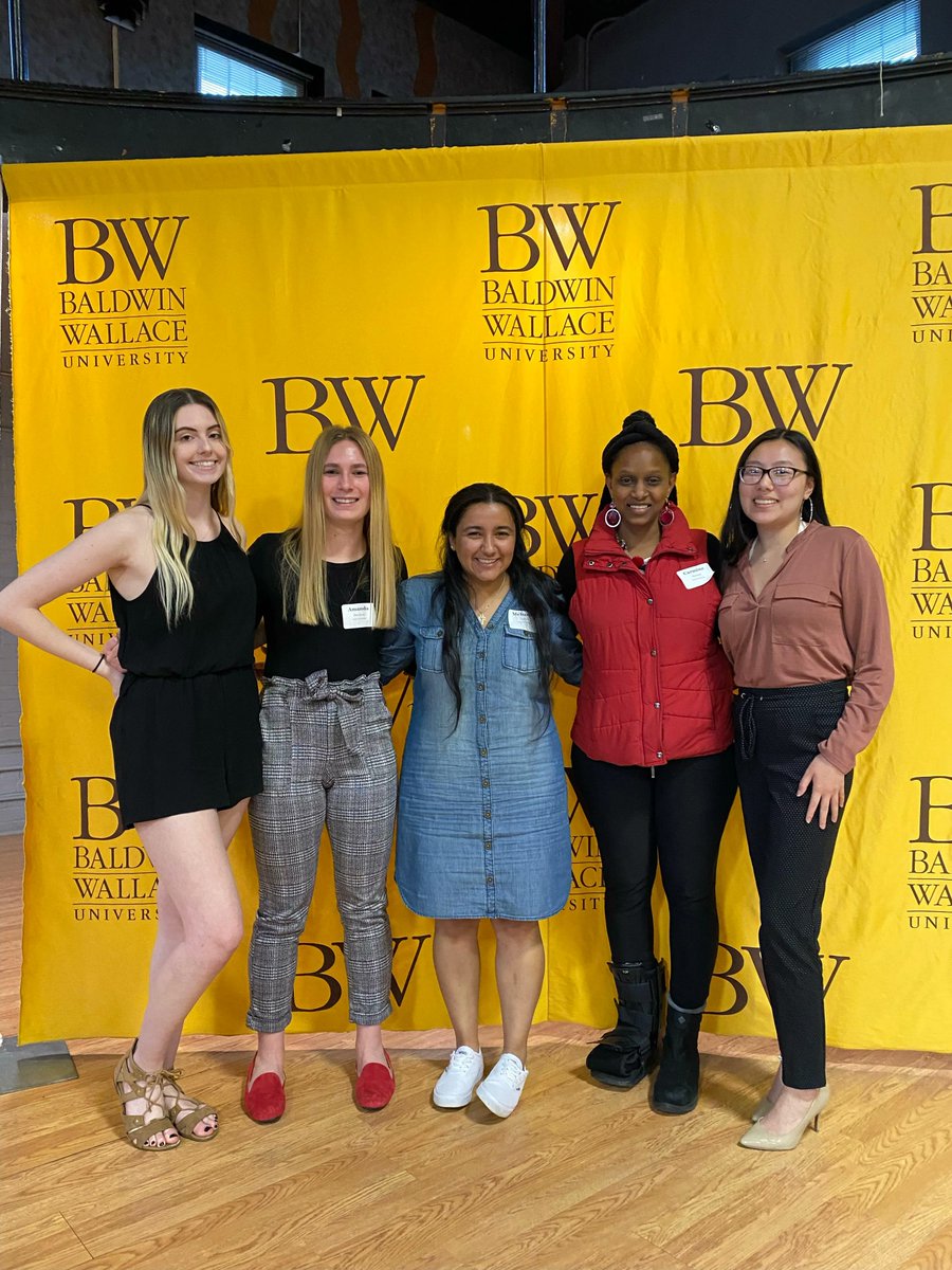seedsofliteracy's tweet photo. VP of Programming @DrCStewart worked with this awesome group of @baldwinwallaceuniversity students on a #healthliteracy project to benefitting the adult #GED students at Seeds. Great work!
#healthliterac #adultliteracy #volunteers #interns #BWInterns #GEDProgram https://t.co/Cs0wI6DSfa