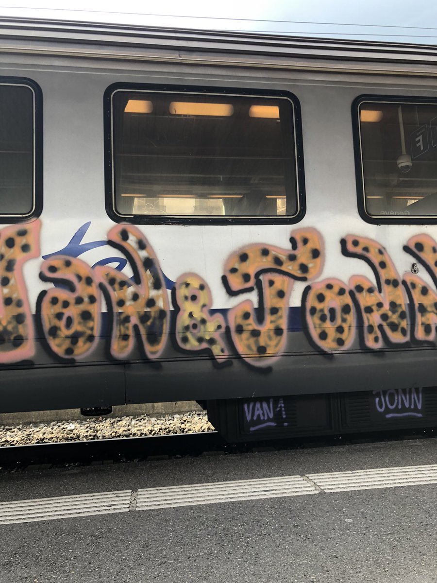 SamuelKlotz's tweet photo. Ça c’est vraiment moche https://t.co/ZChtWD34LB