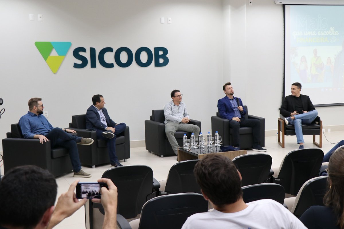 kruppBPM's tweet photo. Nossa equipe (representada pelo nosso consultor de negócios Carlos Almeida) marcou presença no evento Experiência Sicoob Inovação organizado pela @sicoobsmo. 

#brainstorming #innovation #nowledge #kanban #newpossibilites #newthings #sicoob https://t.co/o0eYRQiG0e