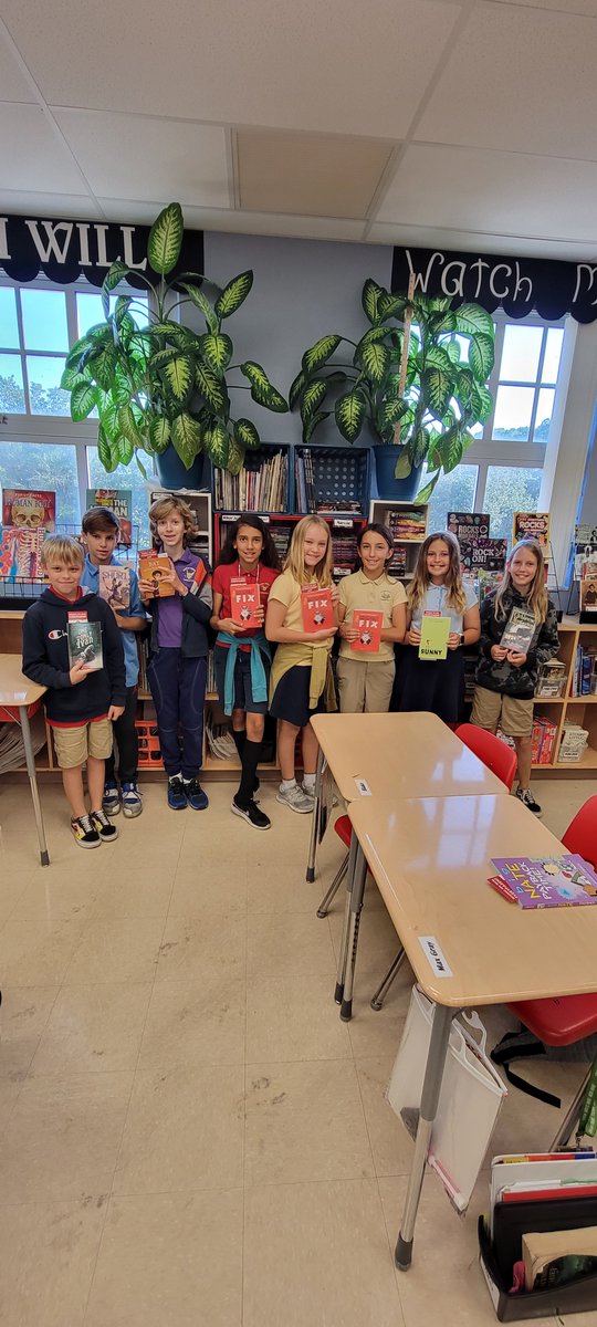 MarshPointeEl's tweet image. Thank Children's Services Council of Palm Beach County for providing a free book for all of our students! They are beyond excited to kick off their summer reading with your book! @cscpbc @pbcsd @MarshPointePTO @MPEPrincipal @LibraryCurrent @ToniLipscher