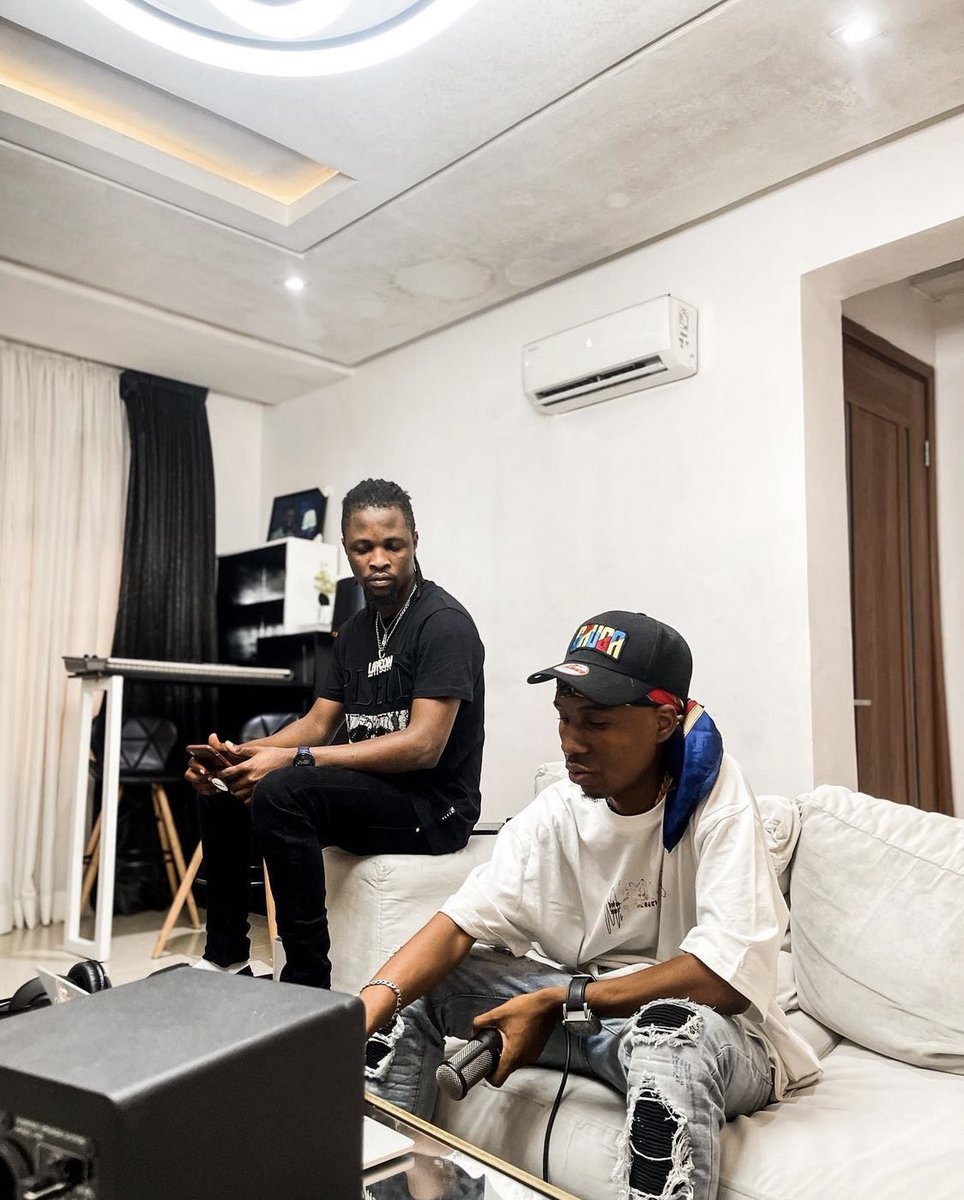 LayconGallery's tweet image. Awon Omo 2000 🎶 
  @itsLaycon x @tobyshang 

 🐺💛