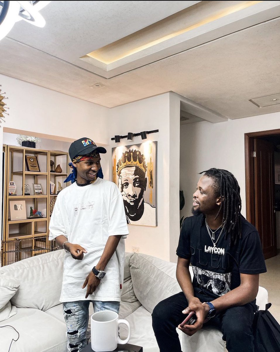 LayconGallery's tweet image. Awon Omo 2000 🎶 
  @itsLaycon x @tobyshang 

 🐺💛