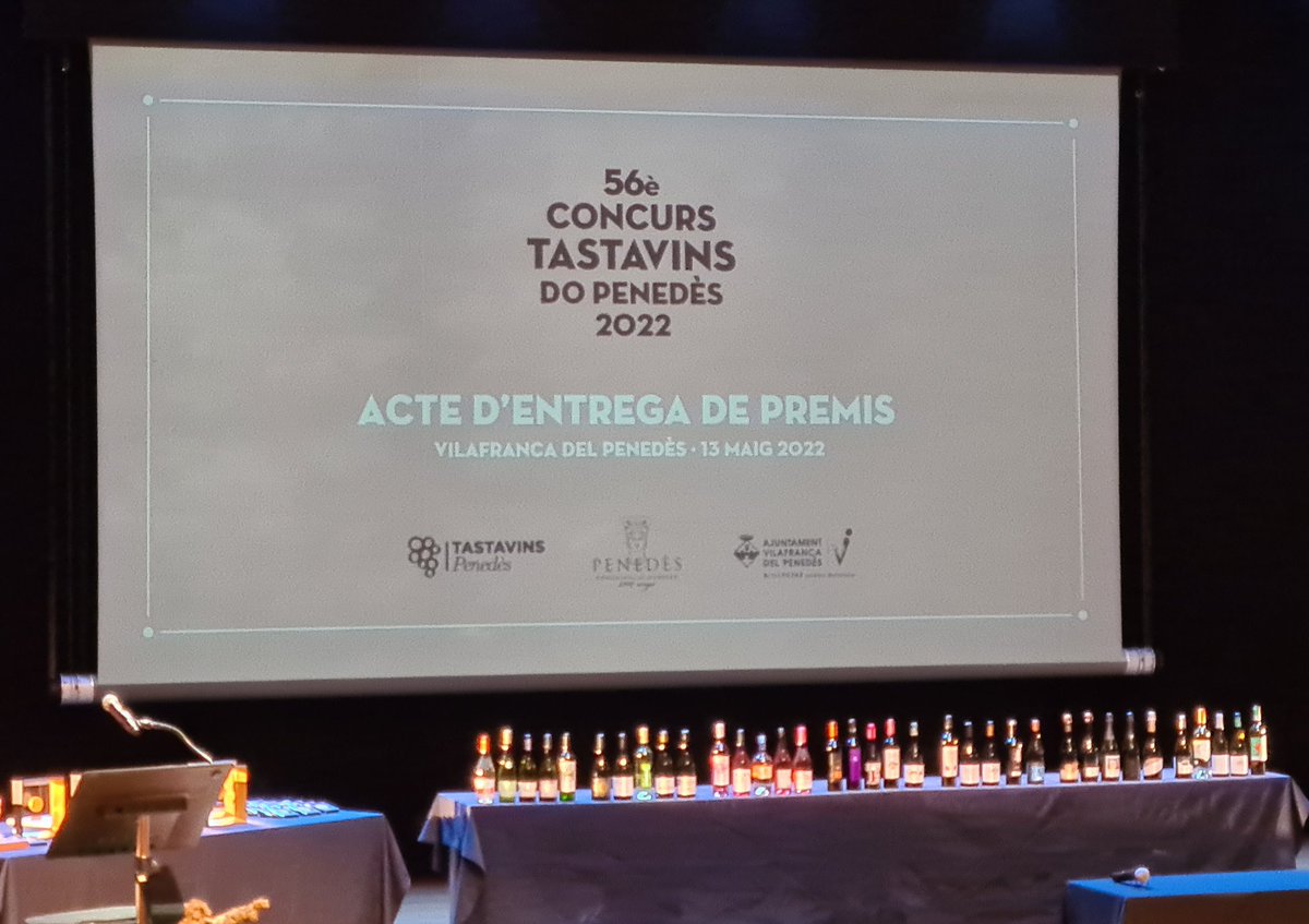 Esteve_Xavier's tweet photo. Tot a punt per l'inici de la gala d'entrega de premis del 56è Concurs Tastavins DO Penedès 🍷 https://t.co/4y1sFPW0Wd