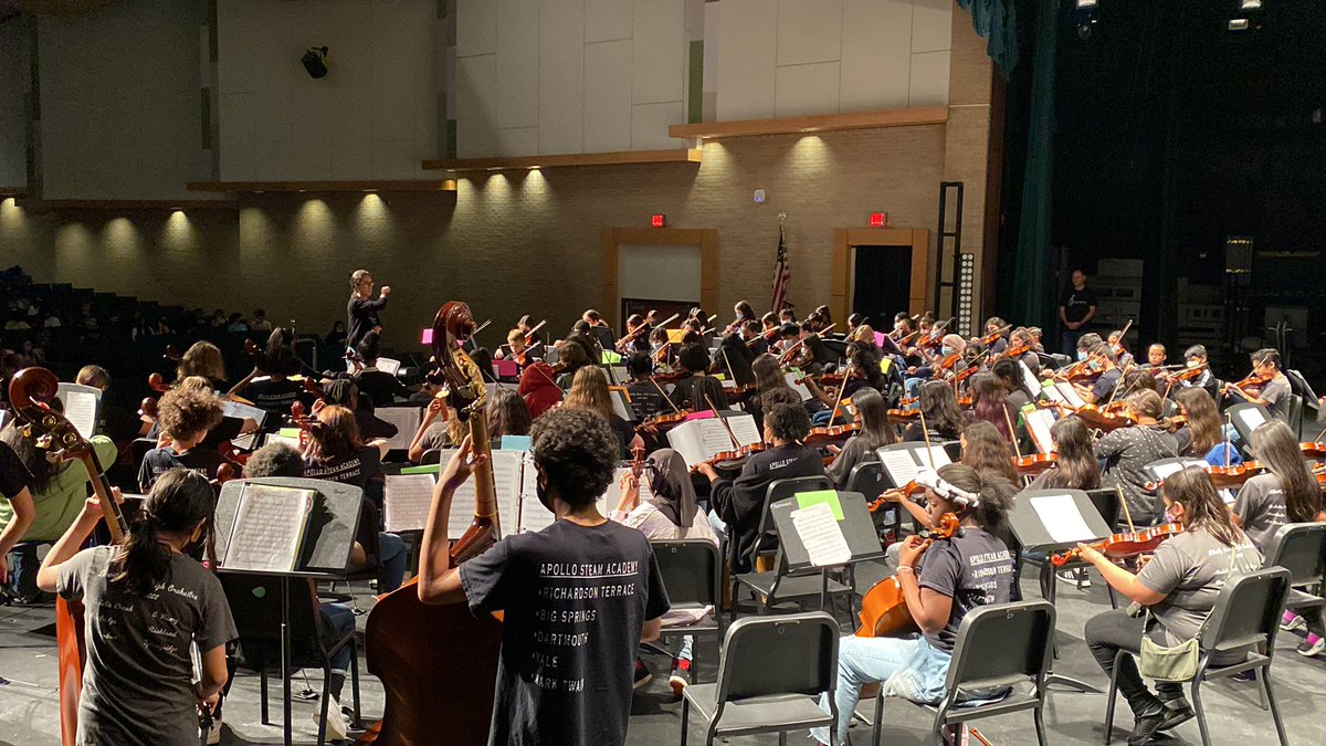 ljhorchestra's tweet photo. Look at all these amazing 6th grade orchestra students! Great performance today and thank you for an outstanding year! https://t.co/qzQrjFYjyS