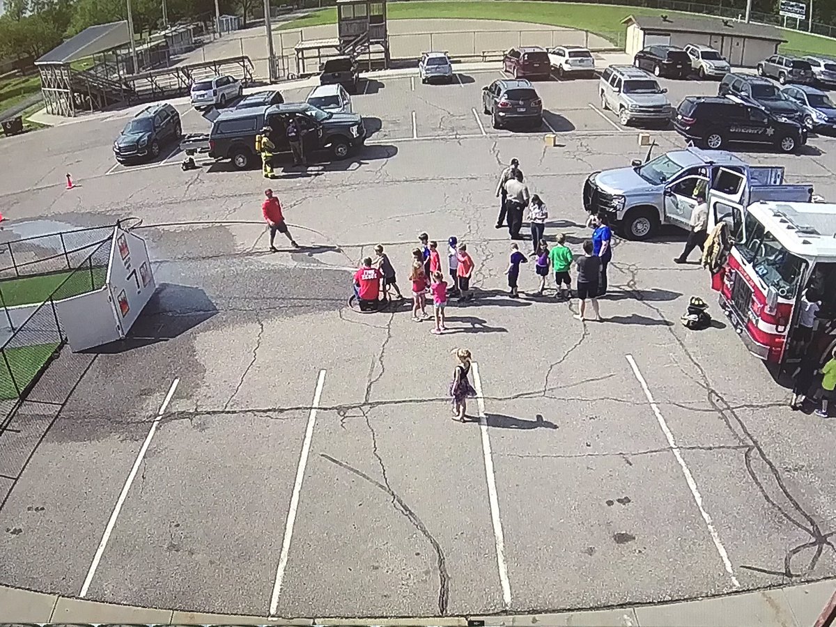 Public service personnel donating time to the WES kids today. Great demonstrations by fire, police, wildlife and parks, and ambulance. We appreciate you all!