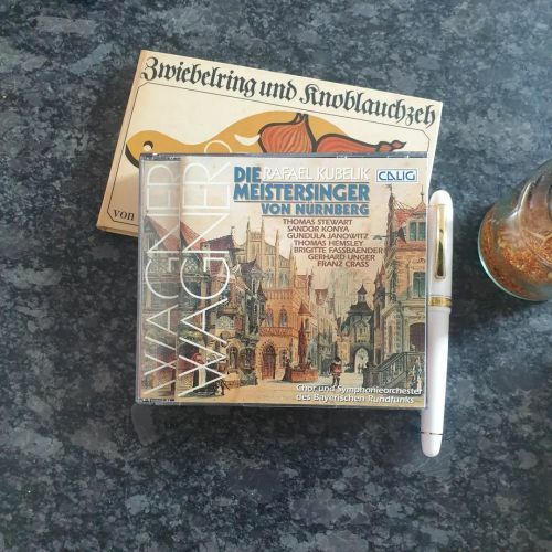 ClassicalCritic's tweet photo. #morninglistening to THE #Meistersinger recording: #RafaelKubelik w/@BRSO on Callig that NEEDS reissuing on the @brsorchestra #BRKlassik label!
Amazon: https://t.co/MYhwbecRWU
#RichardWagner #BavarianStateOpera #ThomasStewart #SandorKonya #GundulaJano… https://t.co/z2DIW8IO3B https://t.co/vK4D4D7Hbo