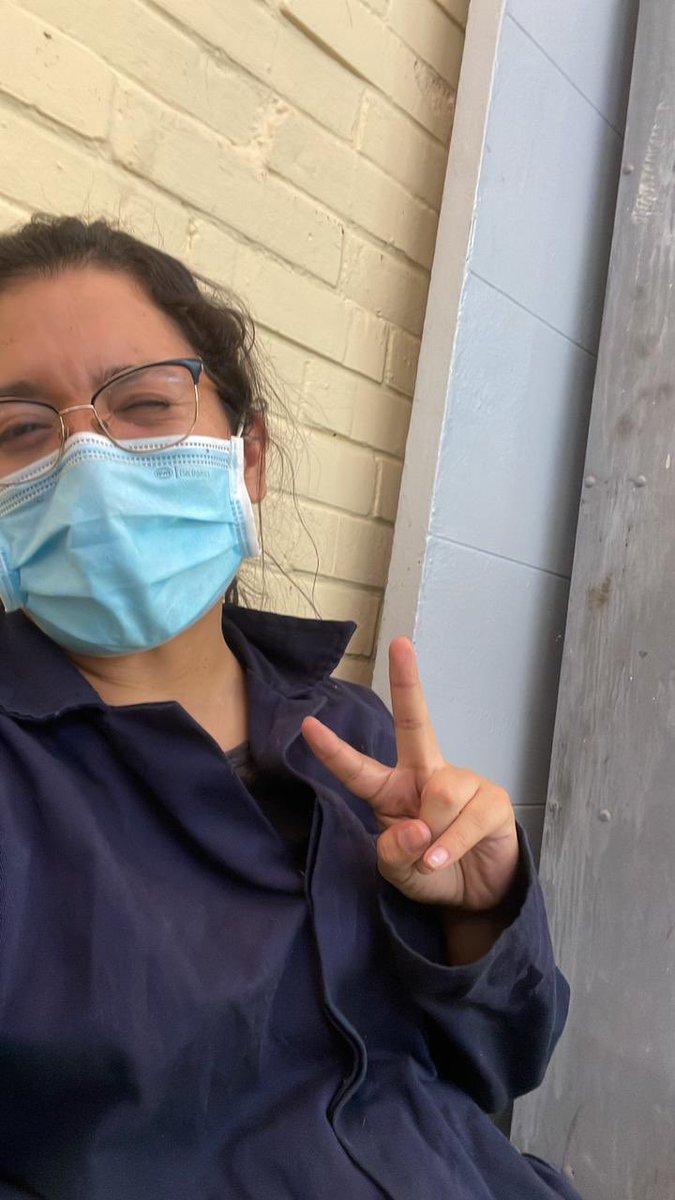 layuyitxi's tweet photo. Qué feliz me siento al ver a una mujer en este medio. https://t.co/1WPfyilEJe