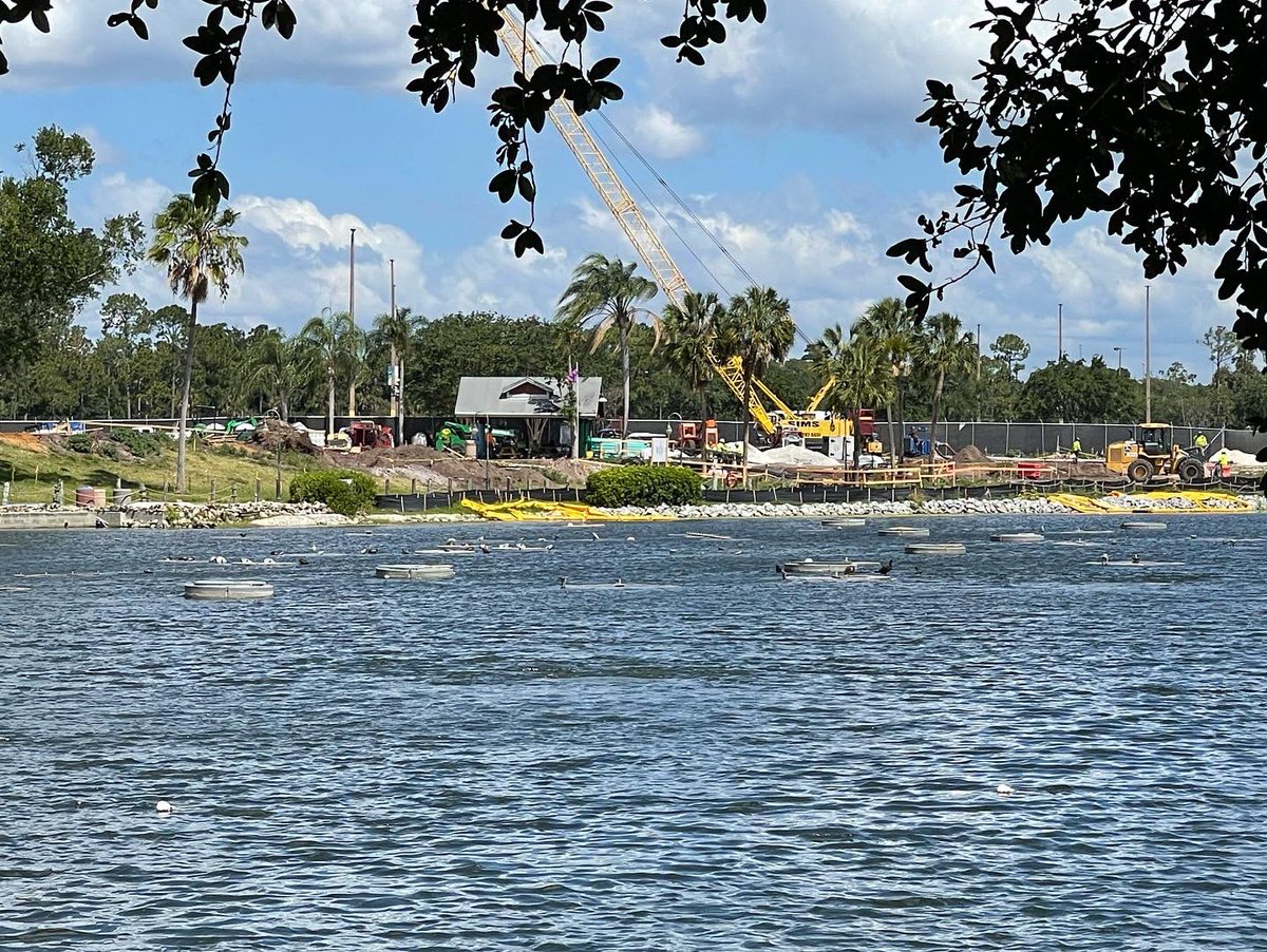 BuckeyeCoaster's tweet photo. Latest Progress on the #landscapingproject at @SeaWorld!
They have a lot of equipment on-site including a crane to move things into place. Itβs unbelievable how much more open that area is when itβs cleared out! π π΄π’
#swo2023 #plamtrees #bandm #Seaworldorlando https://t.co/GeLN4OGsP6