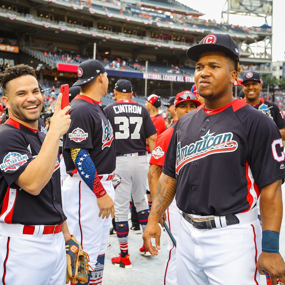 🚨 Giveaway🚨
I’m giving away 2 Crawford box tickets, Section 102 Row 3 to the Tuesday May 24th game vs the Guardians. To enter all you have to do is retweet this and follow me ! Winner will be announced this Tuesday the 17th a week from the game. Comment who you would take 🔥