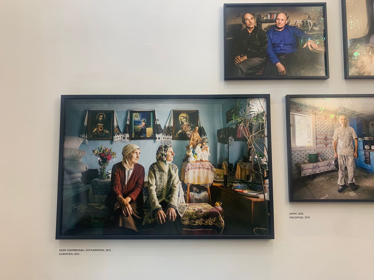 deruforum's tweet photo. Ausstellung “The Road Beyond – Ruslan Hrushchak” in der Galerie Buchkunst Berlin mit Bildern eines ukrainischen Fotografen eröffnet. Organisiert von der Stiftung West-Östliche Begegnungen. Die Ausstellung läuft noch einen Monat. Mehr dazu: https://t.co/J2kGwkr3JL https://t.co/UBtCCM4agh