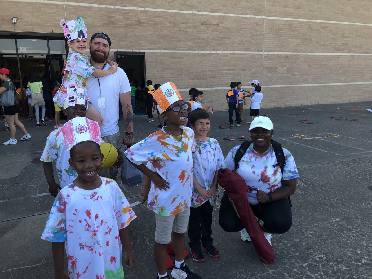 HicksTigers's tweet photo. Field day at Hicks elementary! #HicksTigers https://t.co/46tRW53fPK