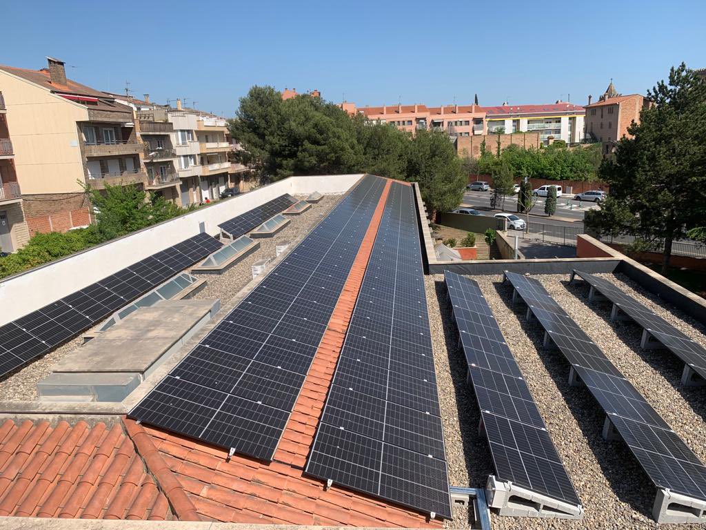 BiorenovablesA's tweet photo. Instal•lació fotovoltaica 50 kW amb el @CSSIgualada, @ajigualada amb el que es preveu reduir entre un 20 i un 25% del consum energètic de la residència Pare Vilasseca. https://t.co/Mz68ehbEf4
